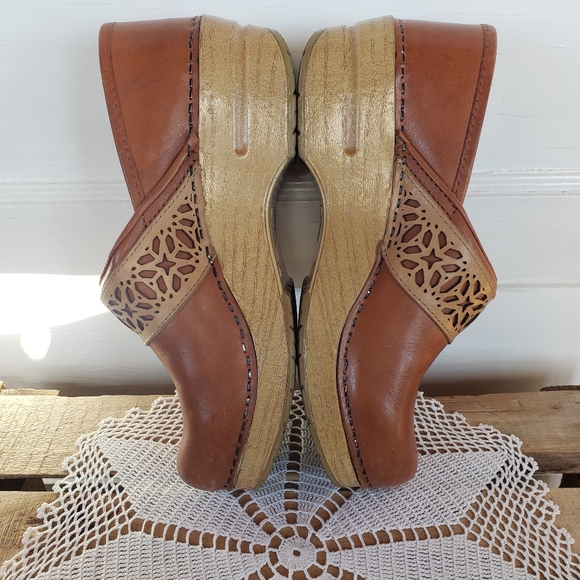 🌾Dansko Honey Clogs•Rustic Cottage•Western Tooled Belt•Tan•EU37/ 6.5-7 US - Picture 11 of 15